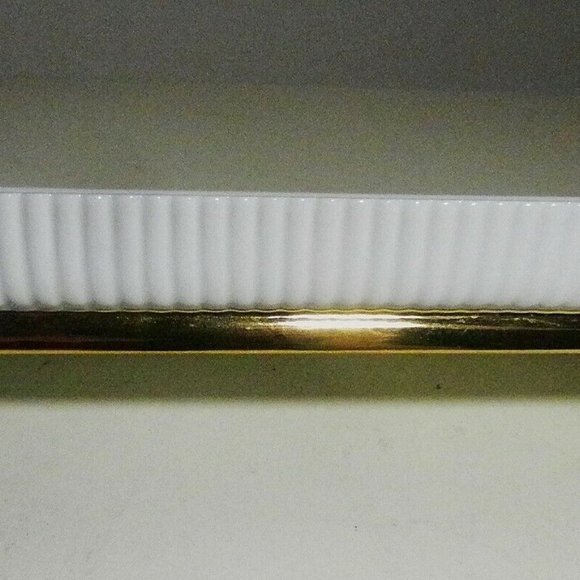 2006 ESTEE LAUDER Porcelain White Ribbed 8" Gold Vanity or Brush Tray - Picture 8 of 9